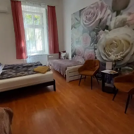 Szep-lak Apartment *