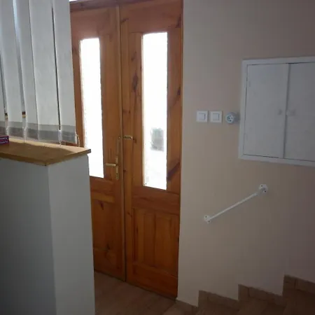 Szep-lak Apartment Mako
